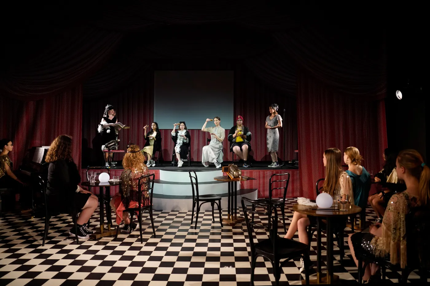 Cabaret der alten Neuigkeiten